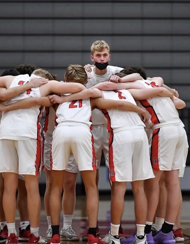 Rolling the ball into the Redwood basketball season Redwood Bark