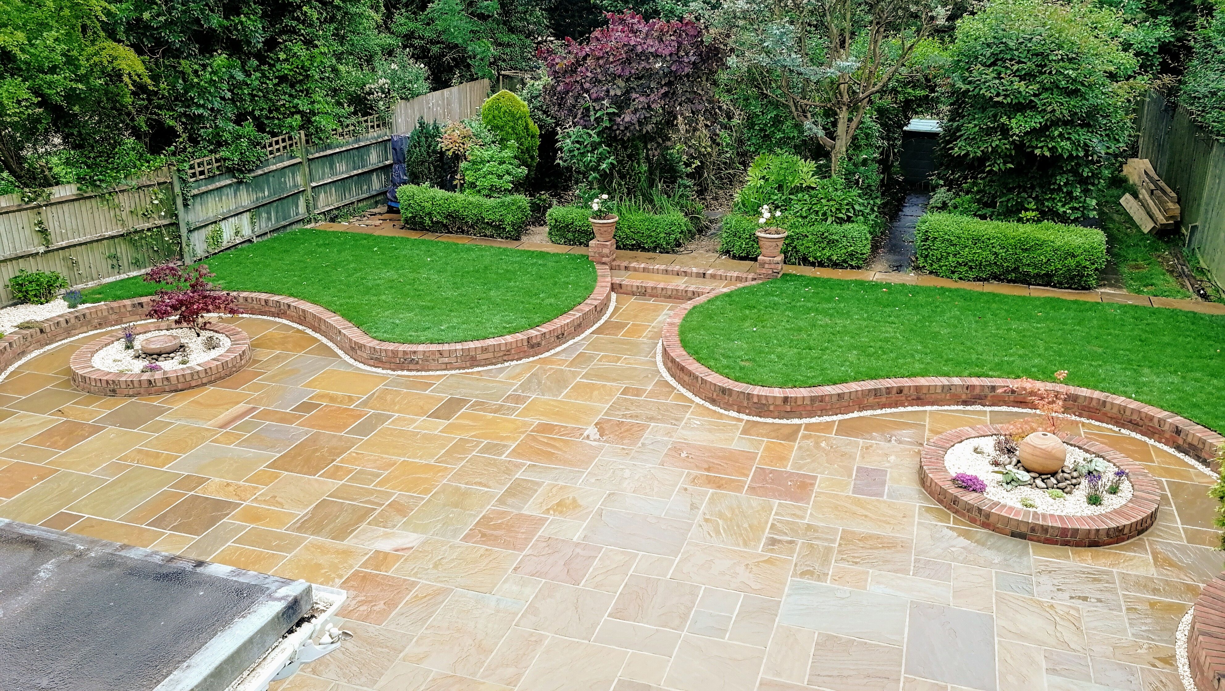 Redwoods Landscaping and Fencing