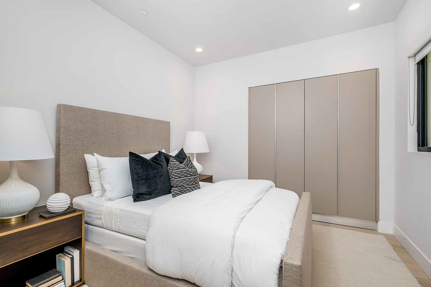 Gallery Reeves Place