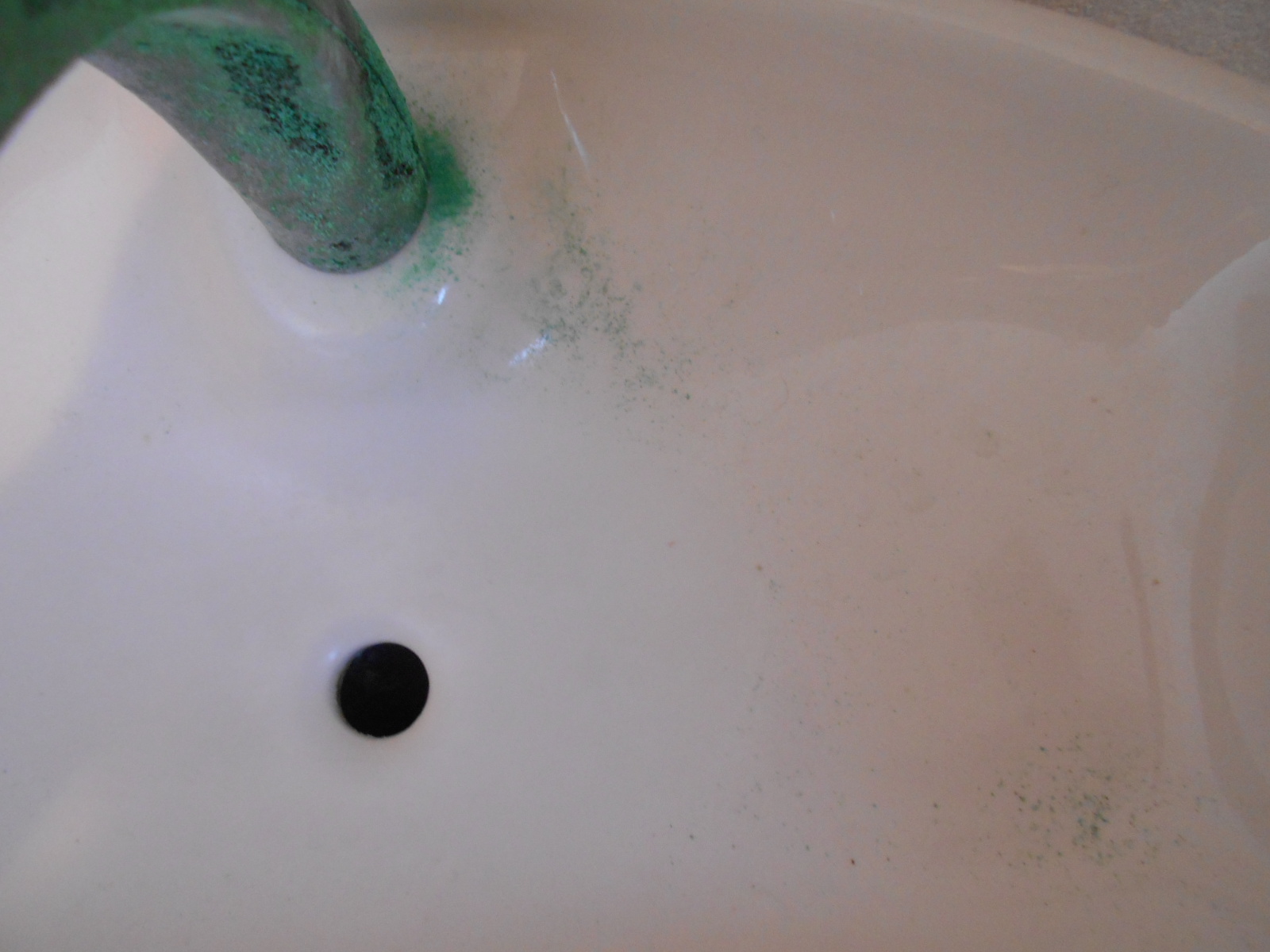 トイレ手洗いボウル　前