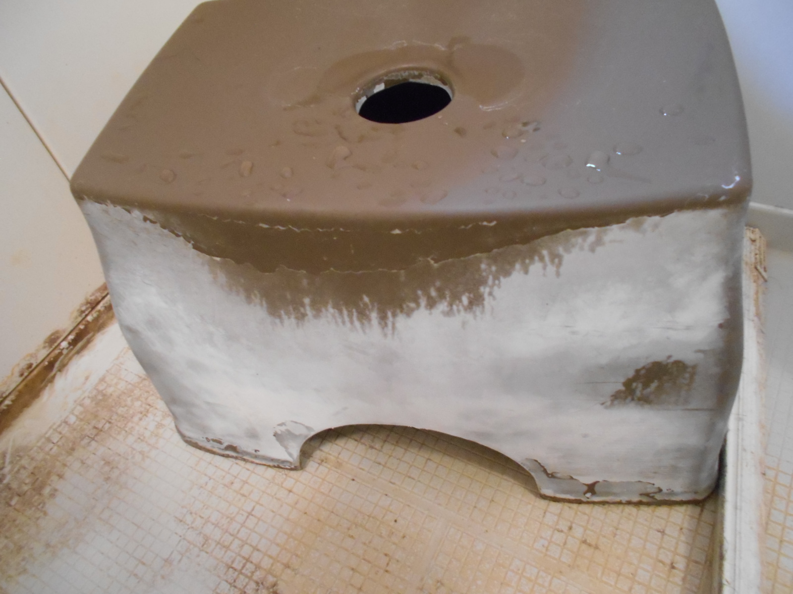 石鹸カス椅子　前