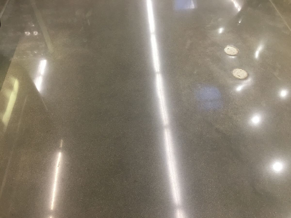 Gallery Reflective Floor