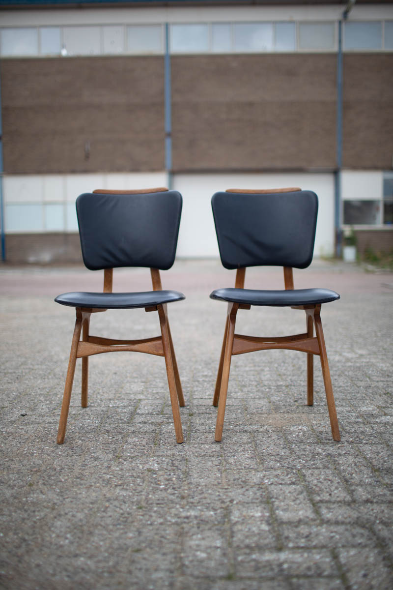 Zwarte Teakhouten Stoelen Uit De Jaren 60 In Pastoe - Refound