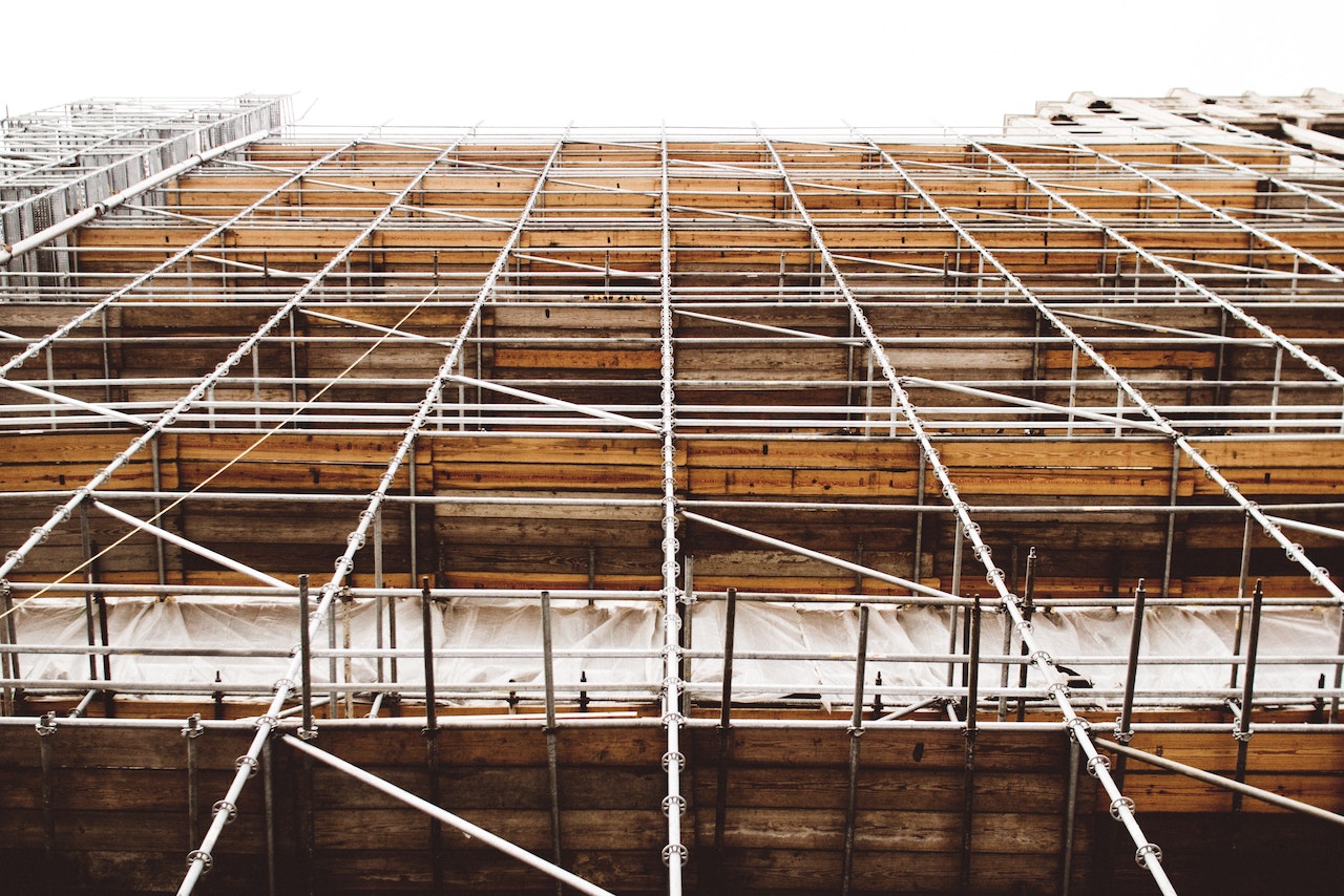 How Much Does Scaffolding Cost Per Day or Per m2? [2024] Scaffolding