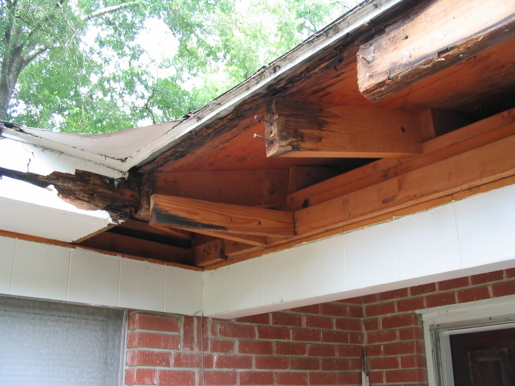 Shoreline Roofing Contractor Internal gutter vs external gutter