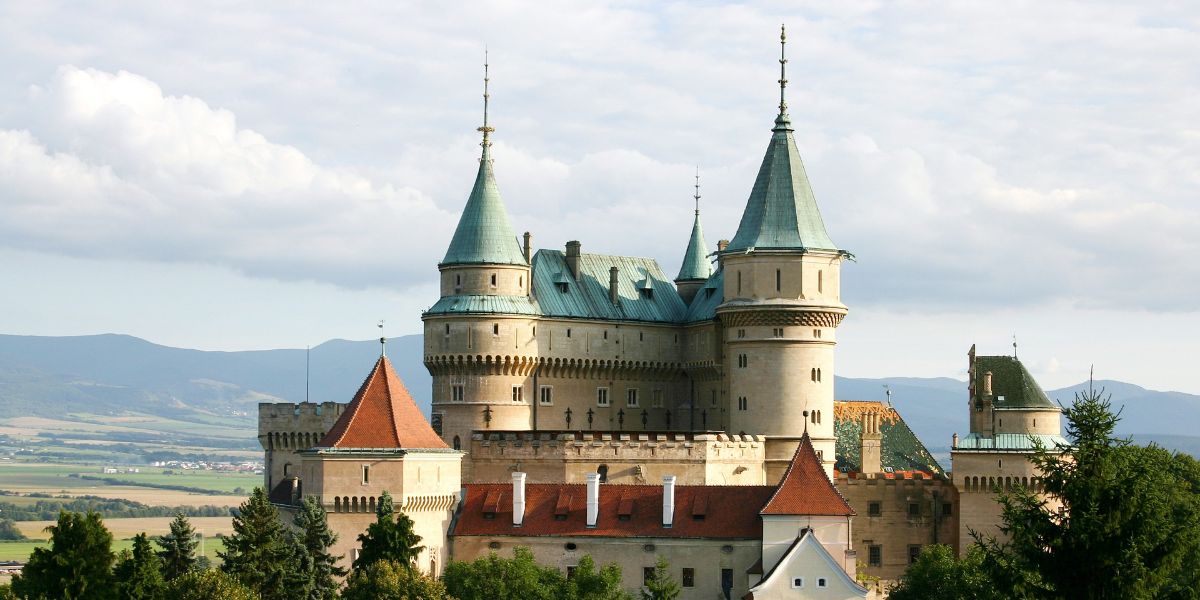 Slovak Republic gazettes bill amending corporate tax and VAT, and bill