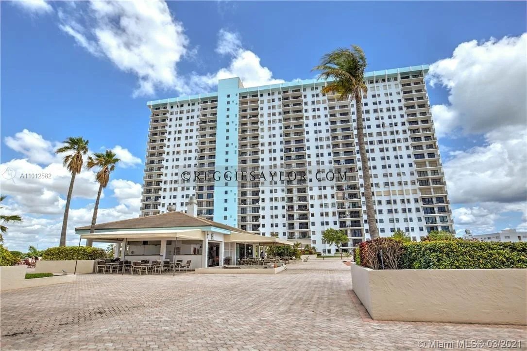 Summit Towers Condo Hollywood Reggie Saylor Real Estate Saylor Group