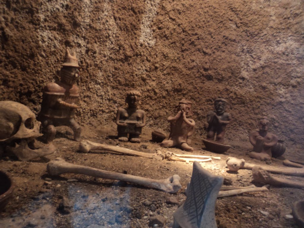 Humedad afecta réplica de Tumba de Tiro en Los Toriles El Regional