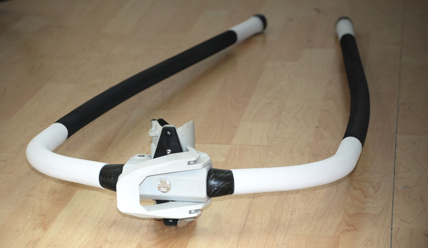 Regrip professional windsurf boom regripping service UK