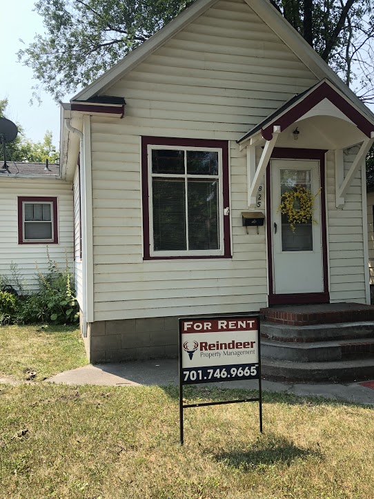 825 5th Ave N Reindeer Management Grand Forks House for Rent in