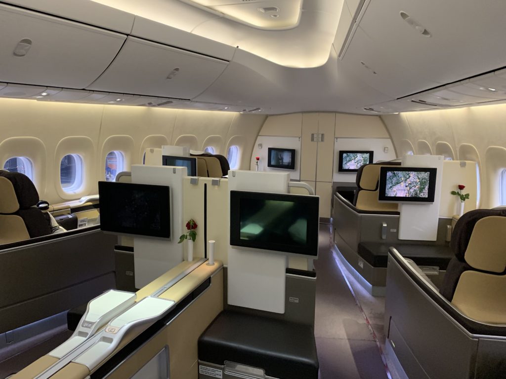 Review Lufthansa First Class Boeing 7478