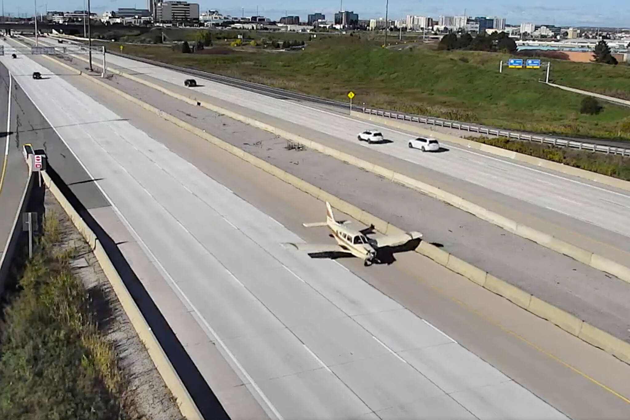 Aircraft on a Highway REJINCES