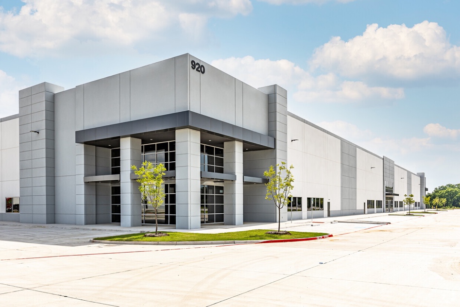 James Campbell Company closes on twobuilding industrial deal in Denton