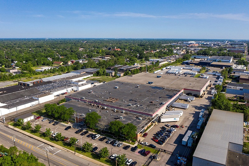 Signature Associates closes sale of 238,334squarefoot industrial