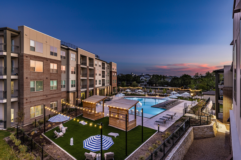 Newmark completes sale and financing of 336unit multifamily asset in