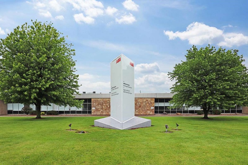 Phoenix Investors acquires 365,640squarefoot industrial building in