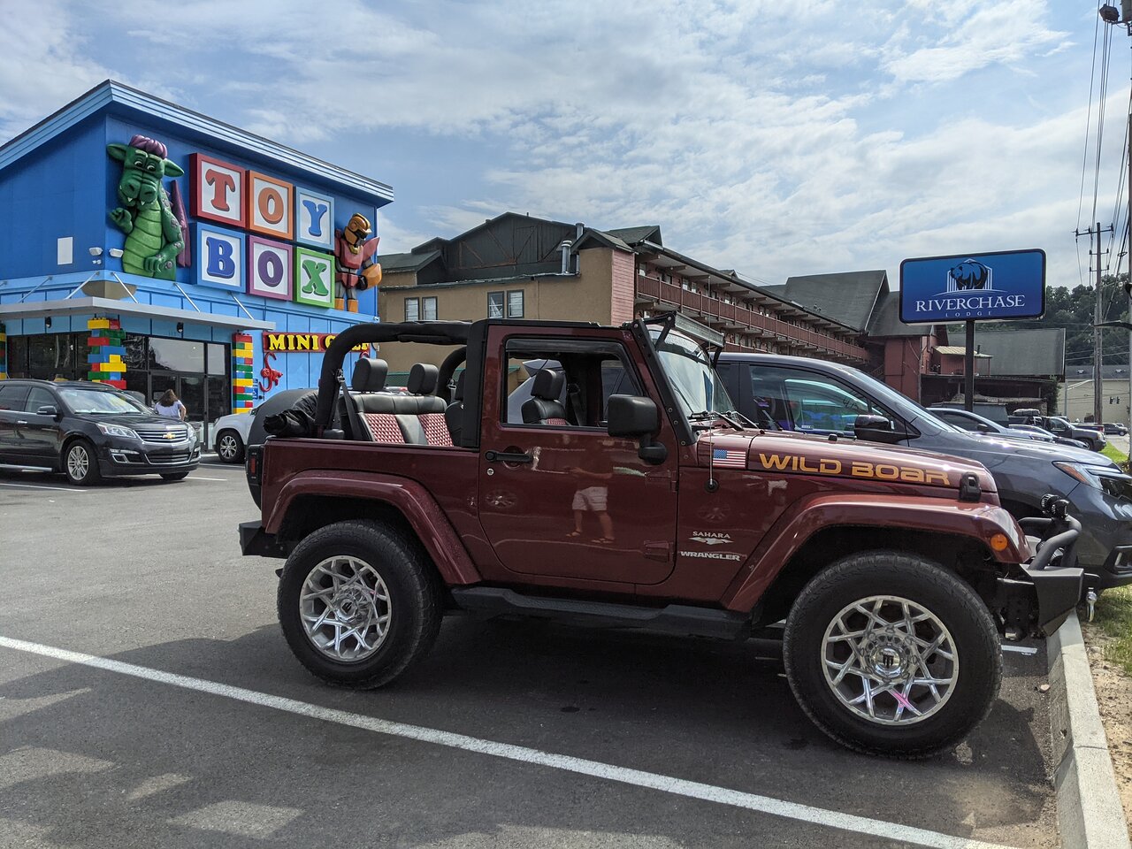 Southland Car & Jeep Rentals Relax Gatlinburg