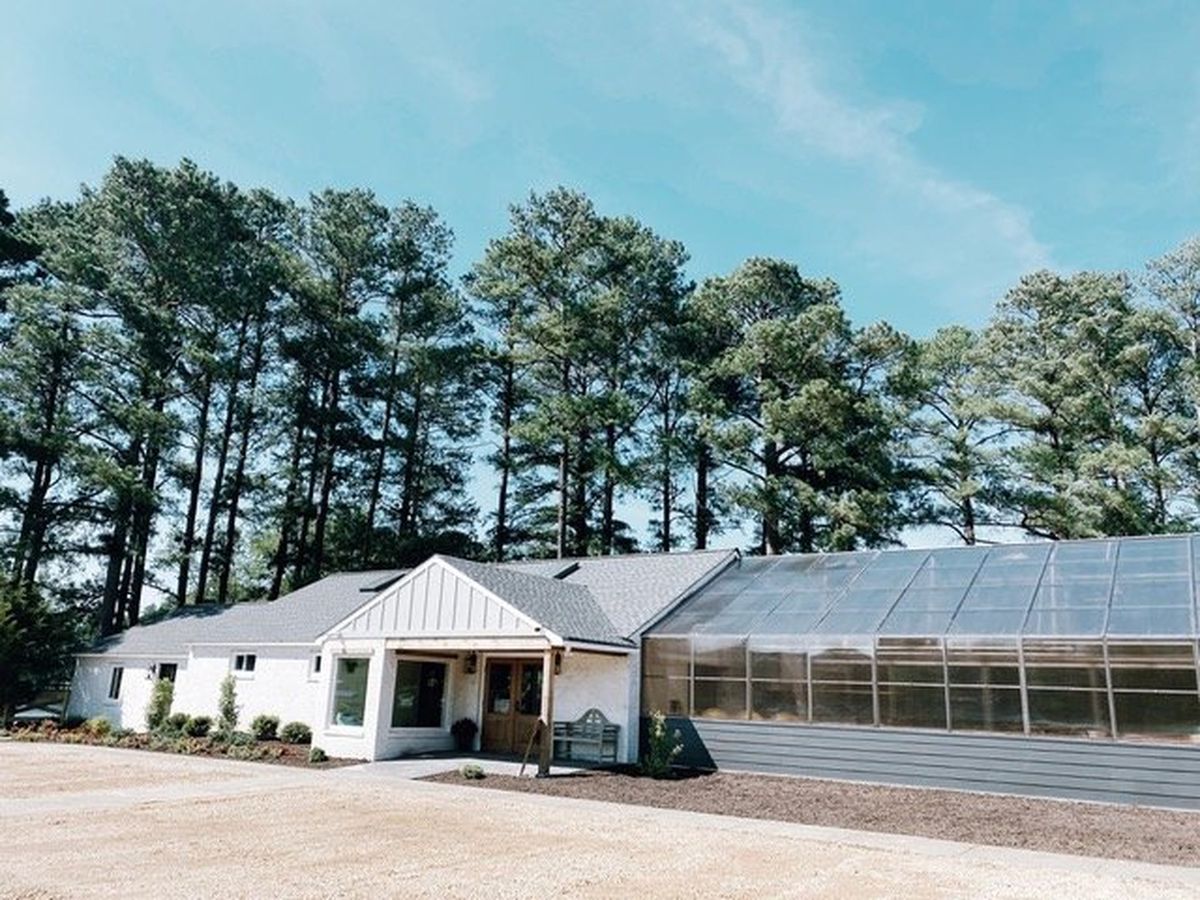 Jolene Family Winery Relax Williamsburg