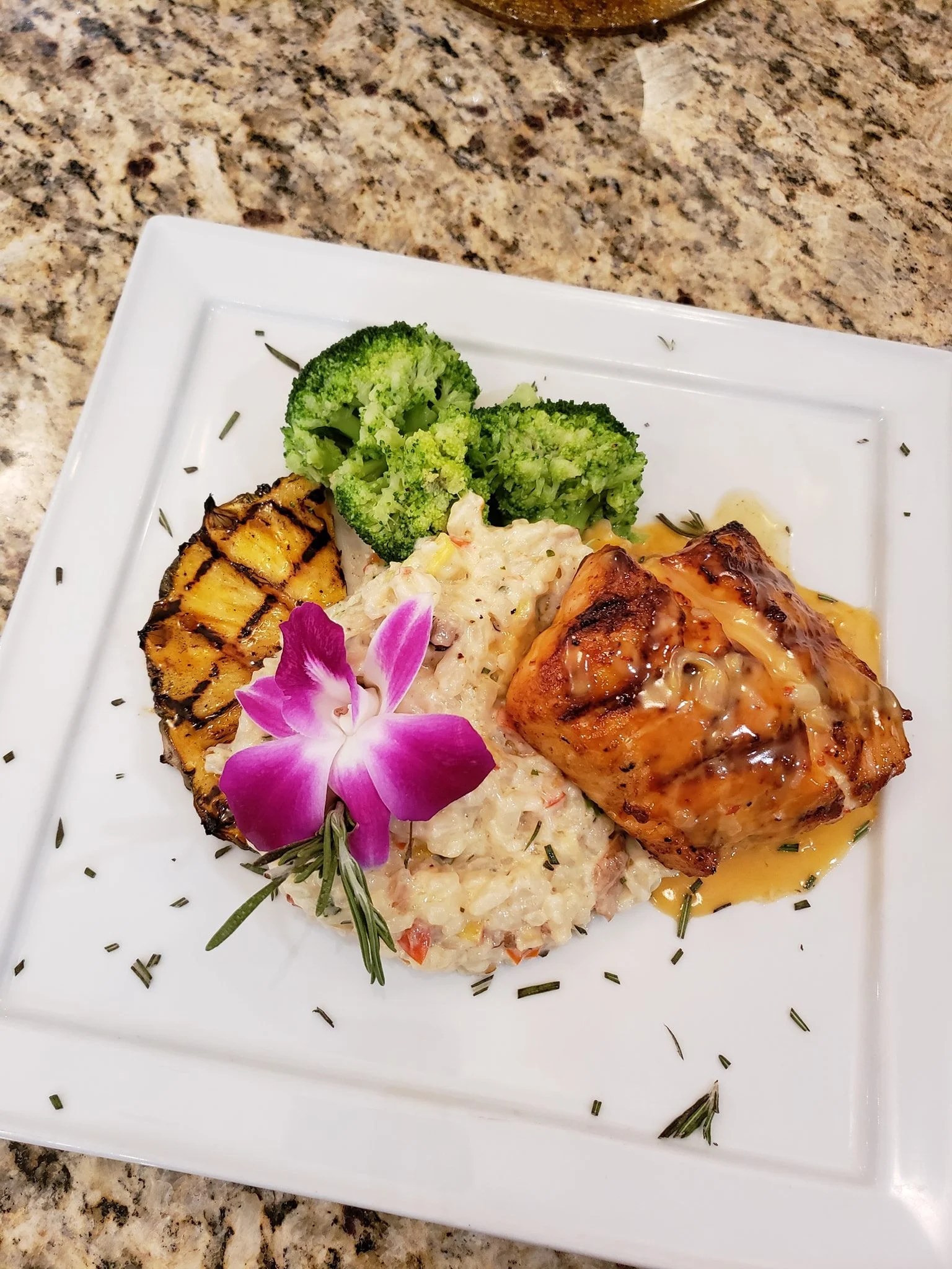 Pitchers Sports Bar Relax Williamsburg