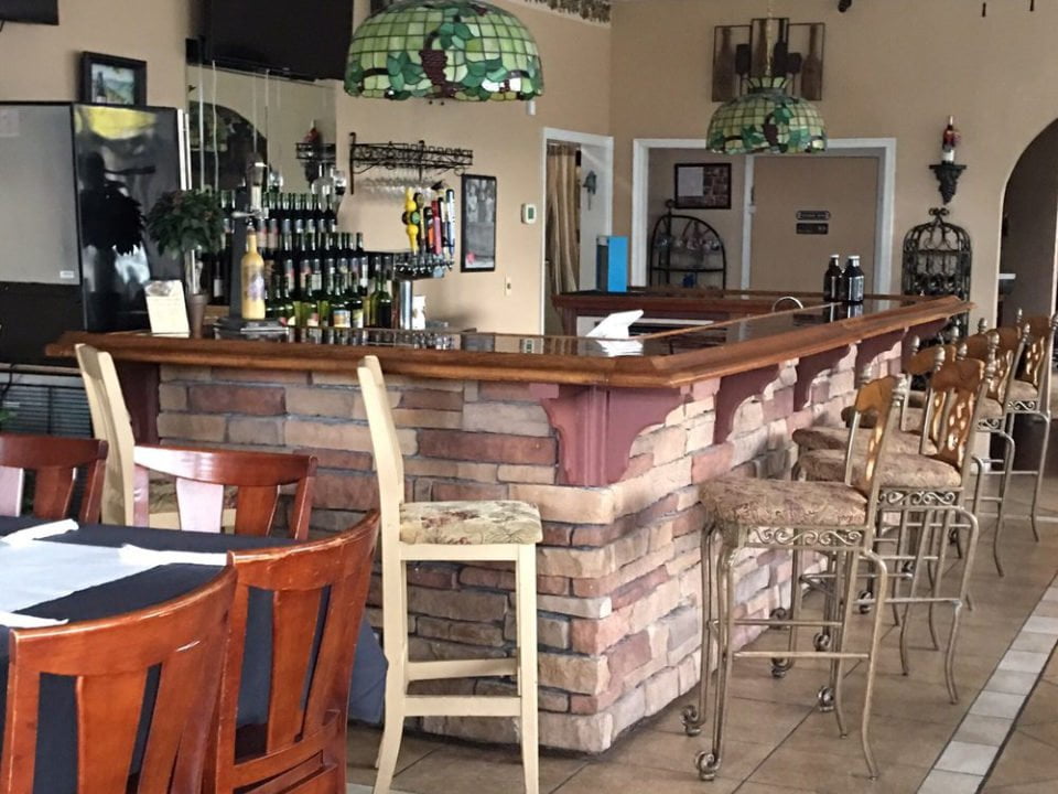 Vintner's Cellar Winery of Yorktown Relax Williamsburg