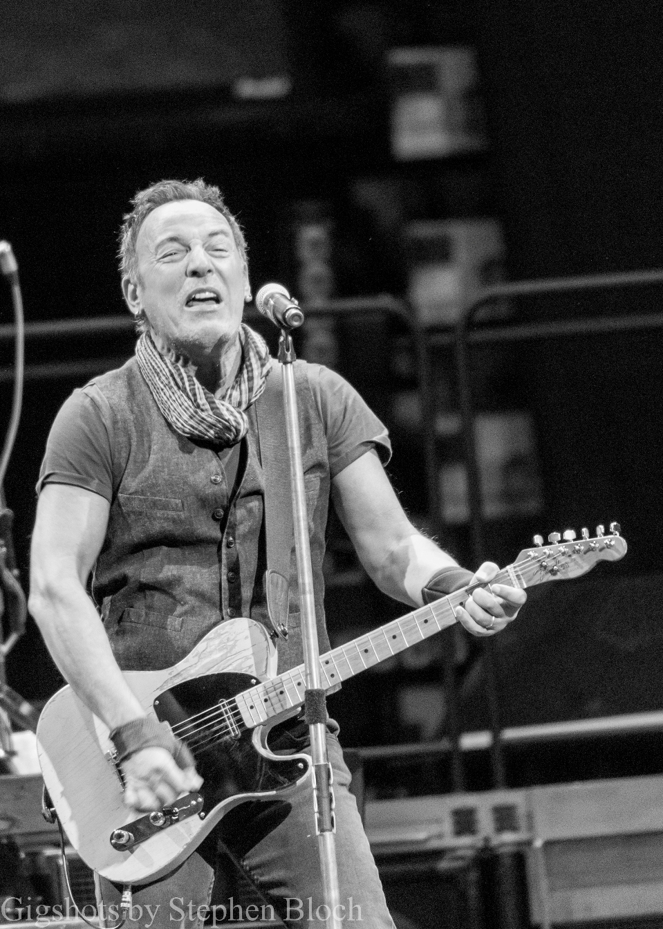 Bruce Springsteen at Milwaukee’s BMO Harris Bradley Center (A Gallery)