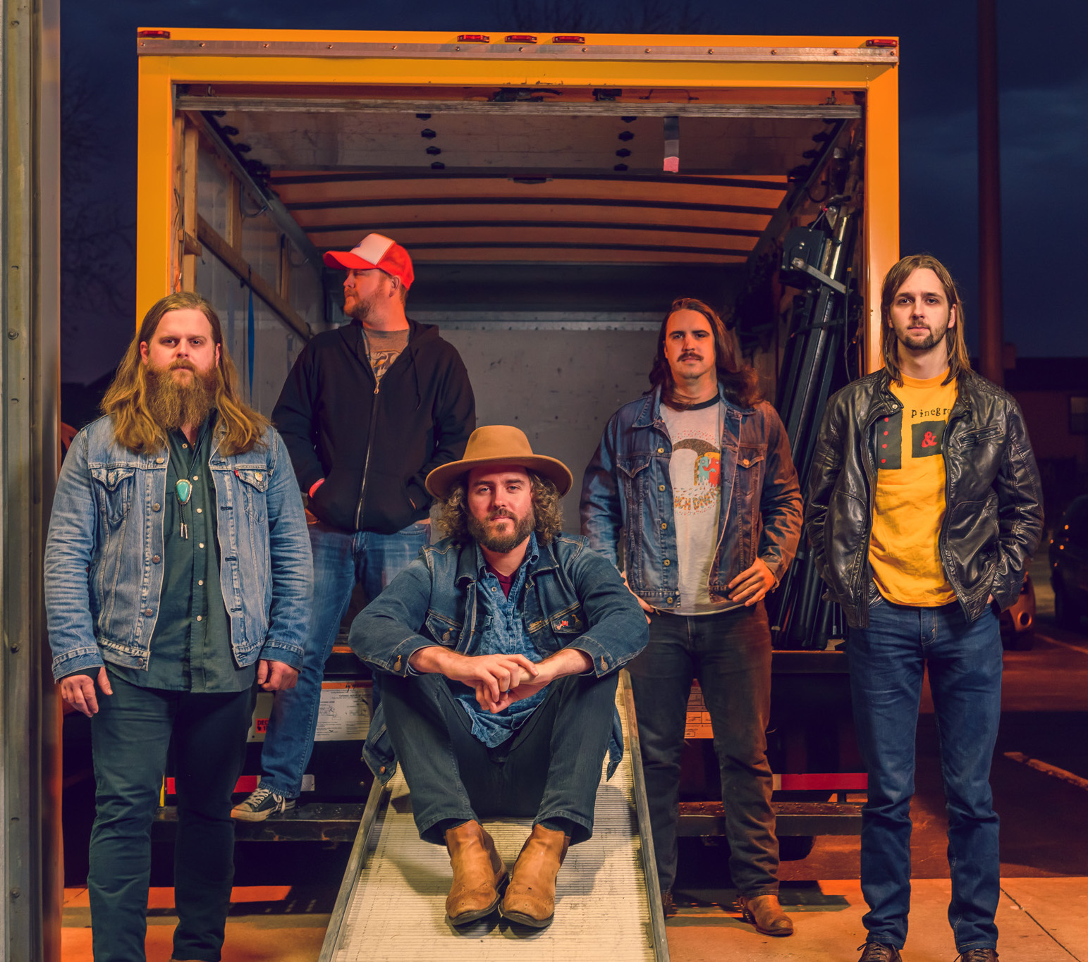 Video Premiere Vegabonds “Partyin’ with Strangers”