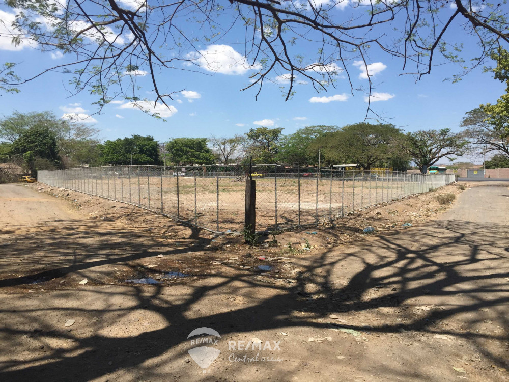 TERRENO EN VENTA EN SAN MIGUEL — Propiedades — RE/MAX Central El Salvador