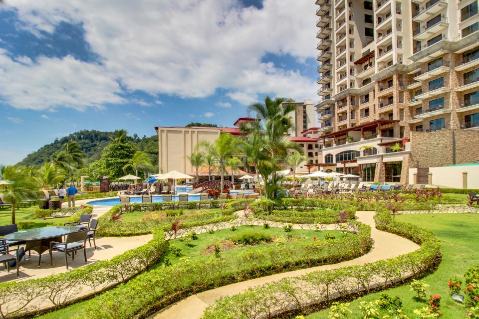 677723 RE/MAX Jaco Beach Costa Rica Real Estate