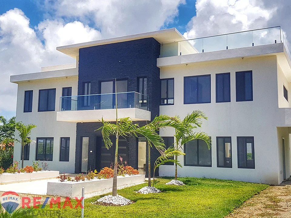 Luxury Villa for Sale. Sosua Ocean Village RE/MAX ATLANTIS