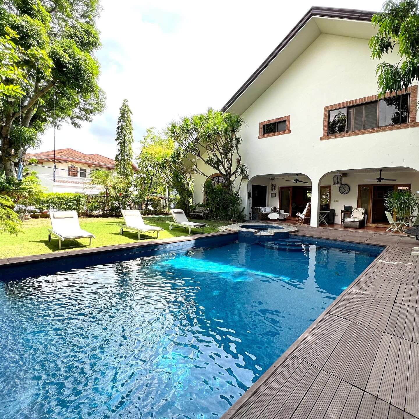 Charming & Beautiful Corner house and lot for Sale in Southbay Gardens