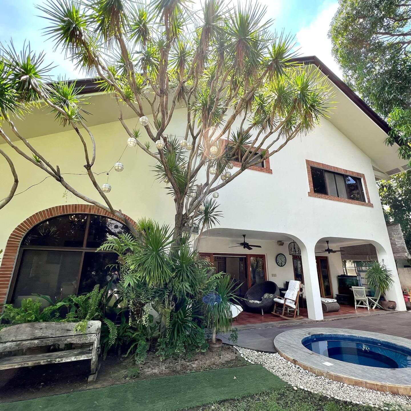 Charming & Beautiful Corner house and lot for Sale in Southbay Gardens