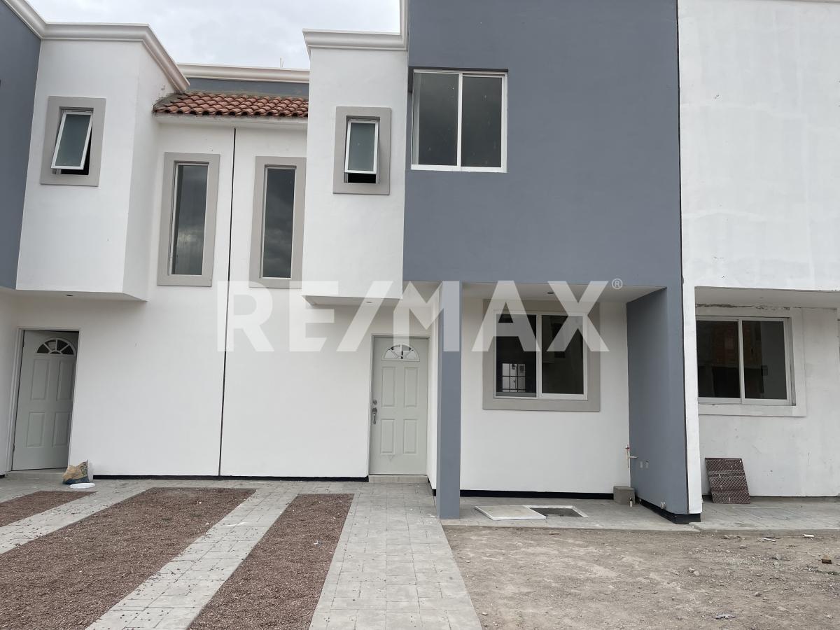 Casas en venta salida a Mazatlán Fraccionamiento Semi Privado RE/MAX