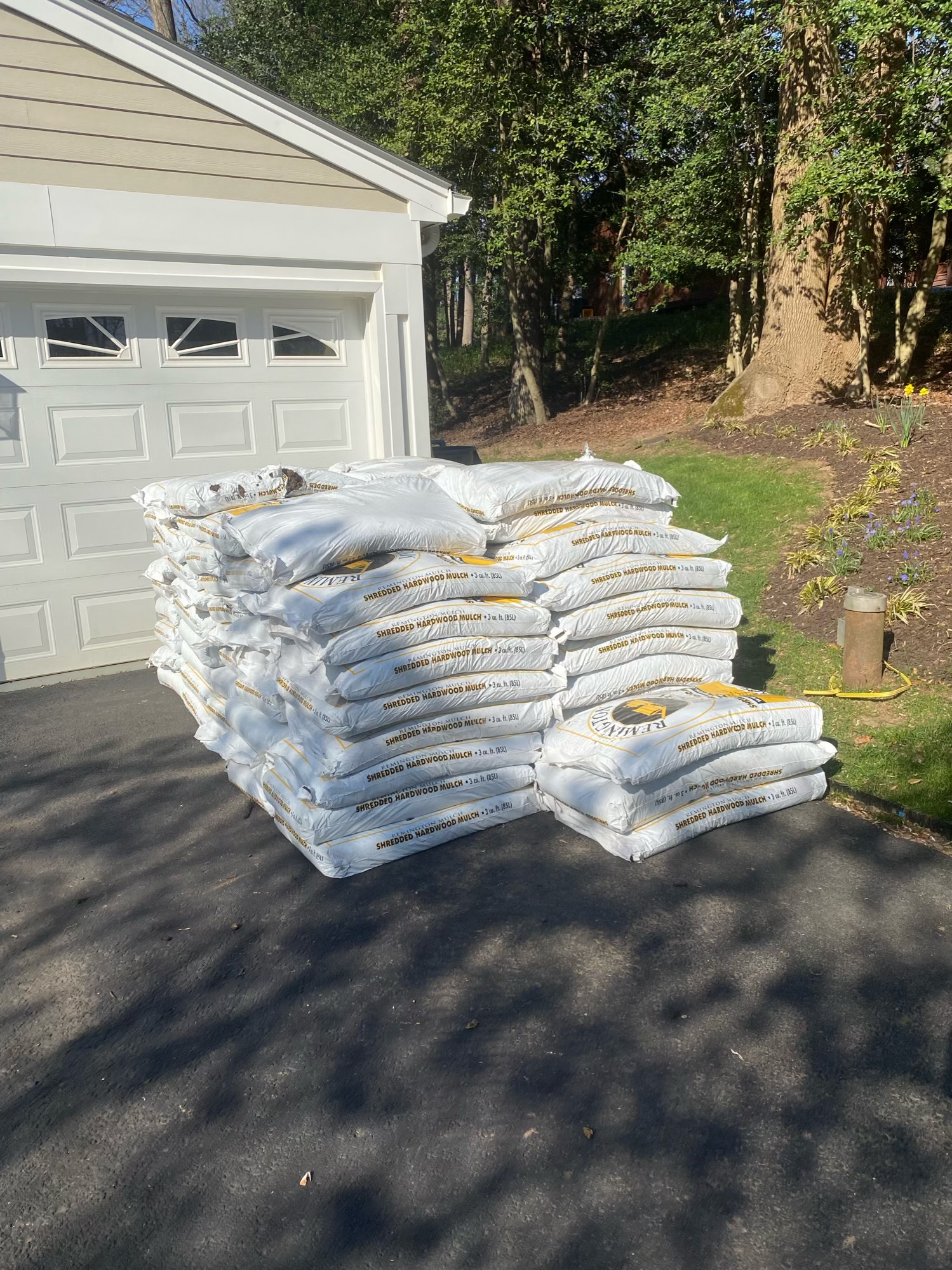 Bagged Products Mulch & Topsoil Delivery in Northern Virginia