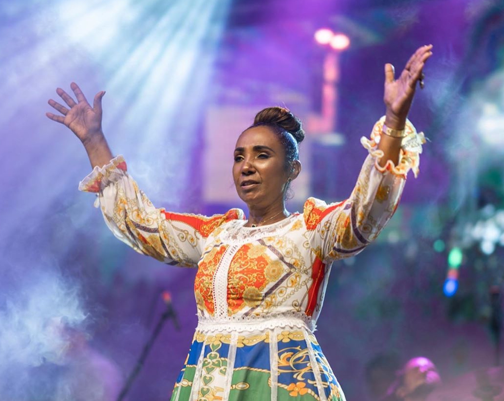 Pastora de Higüey arrestada por celebrar servicios Remolacha(020)