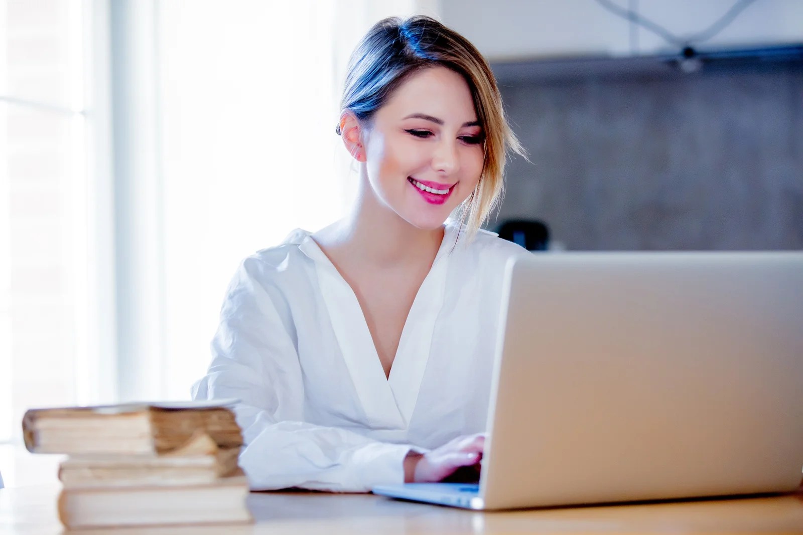 25 Online Jobs that Require No Degree and Pay 20+/Hour