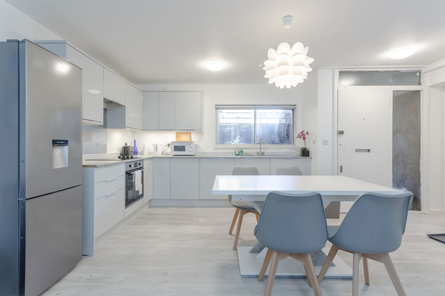 Consort House, Queensway, London Remotlys