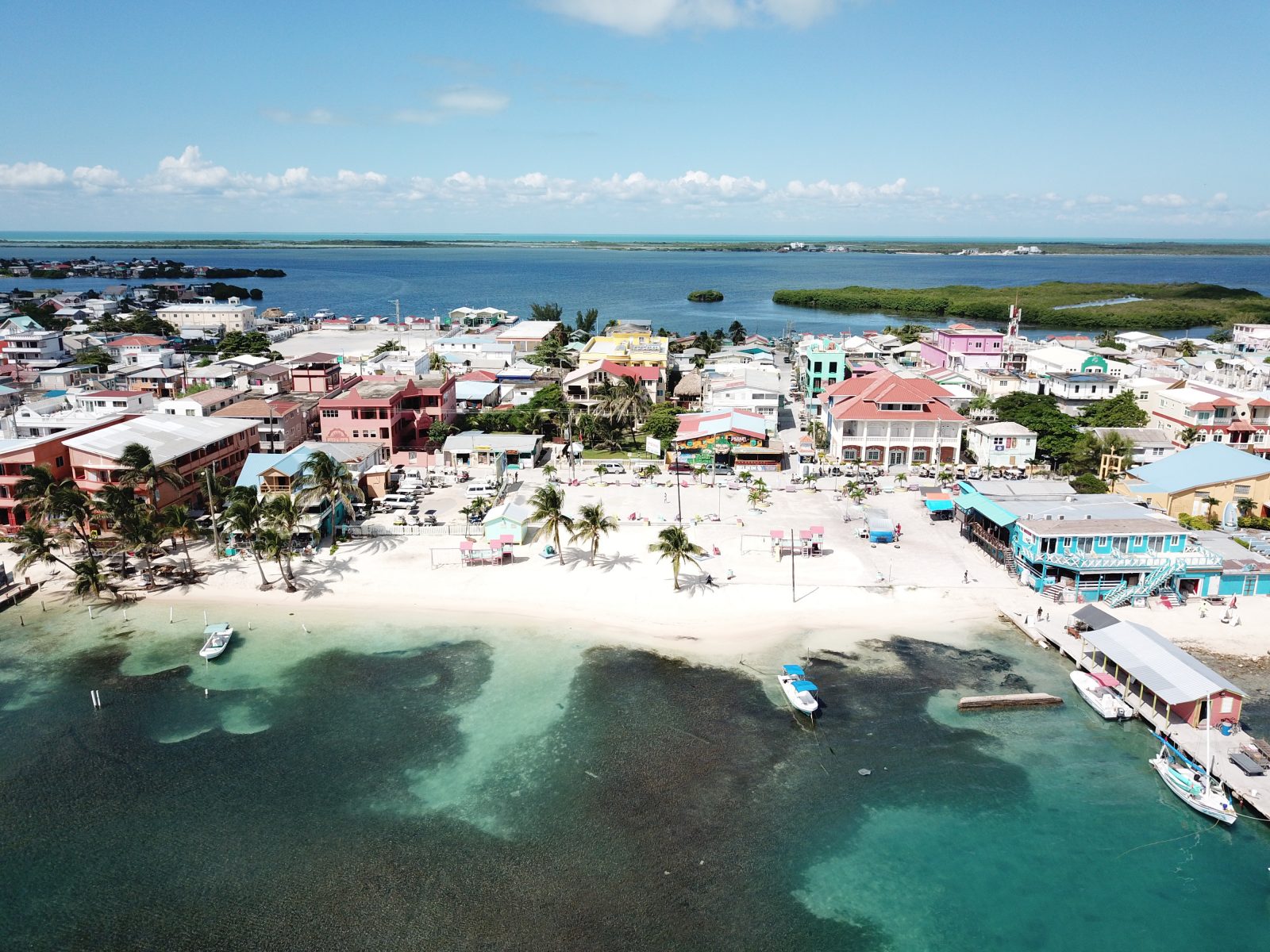 THE 12 BEST THINGS TO DOON AMBERGRIS CAYE, BELIZE Robin