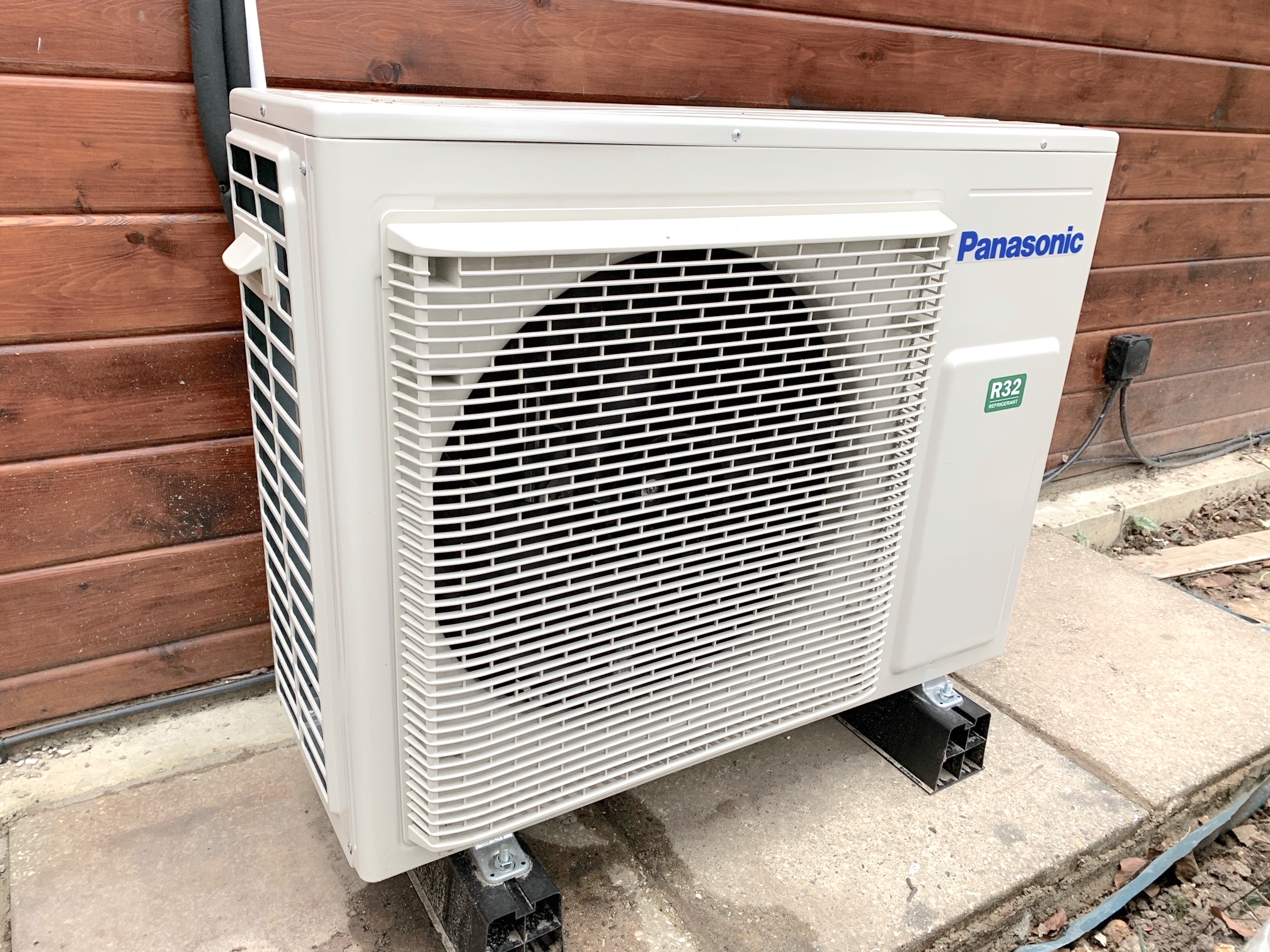 Panasonic Wall Split 7.1kW Heat Pump & AC Renewable Heating Hub