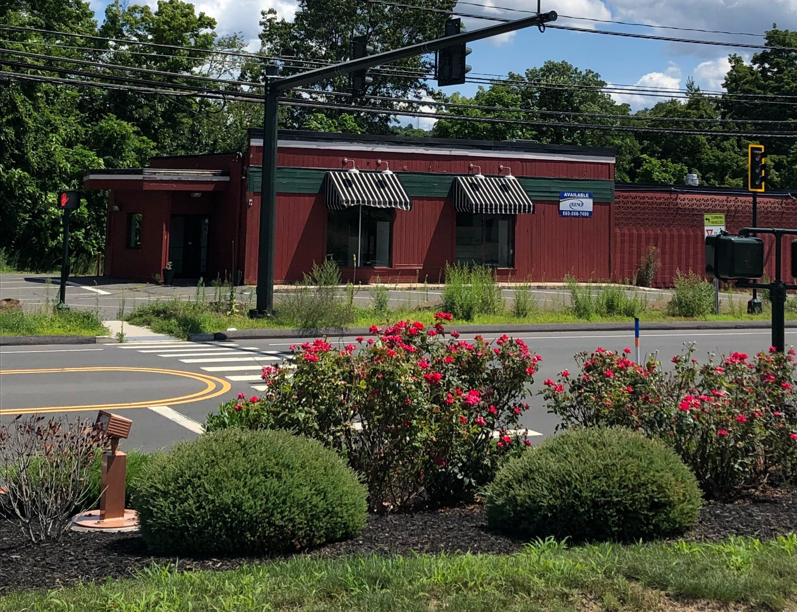 Former Kane's Market Building in Simsbury, CT for Sale Reno