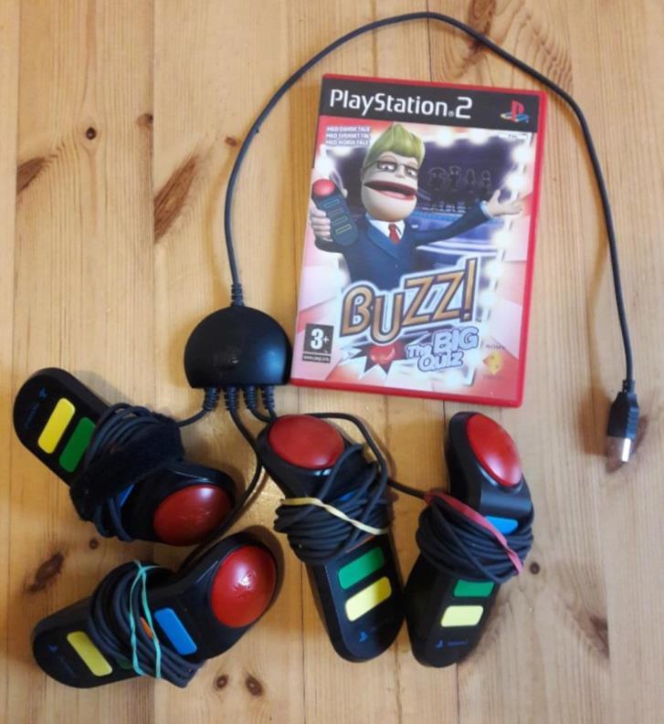 Spel och tillbehör till Play Station 2 bortskänkes Stockholm