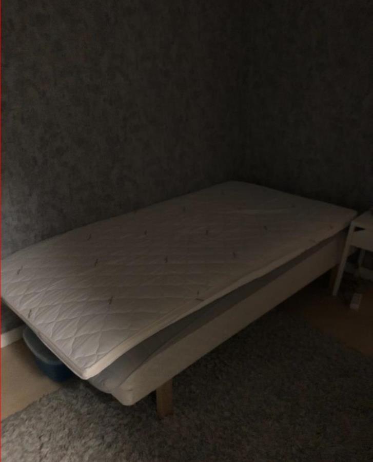 säng 105cm Säng 105Cm Bortskänkes | Stockholm