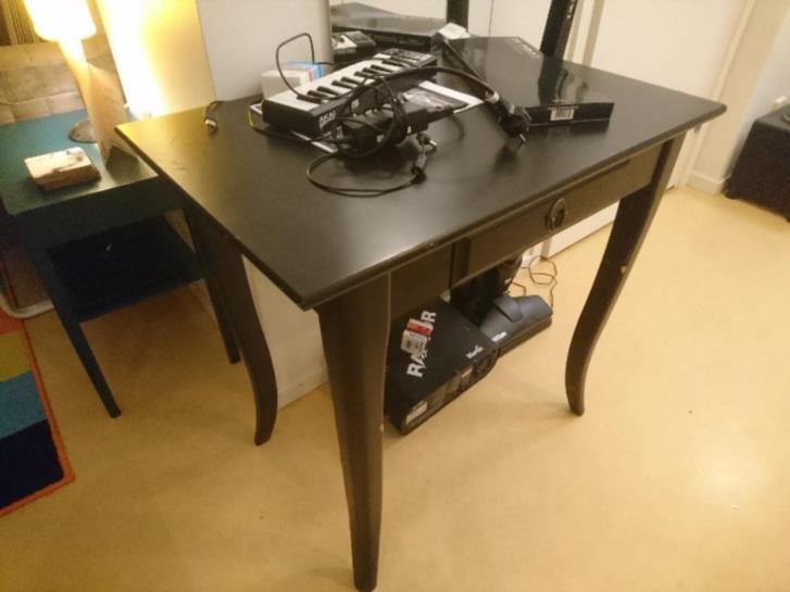 Skrivbord Black Week Skrivbord svart bortskänkes Stockholm