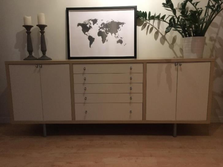 Hallmöbel Skänk Sideboard / hallmöbel bortskänkes Stockholm