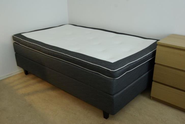 Säng och soffa bortskänkes