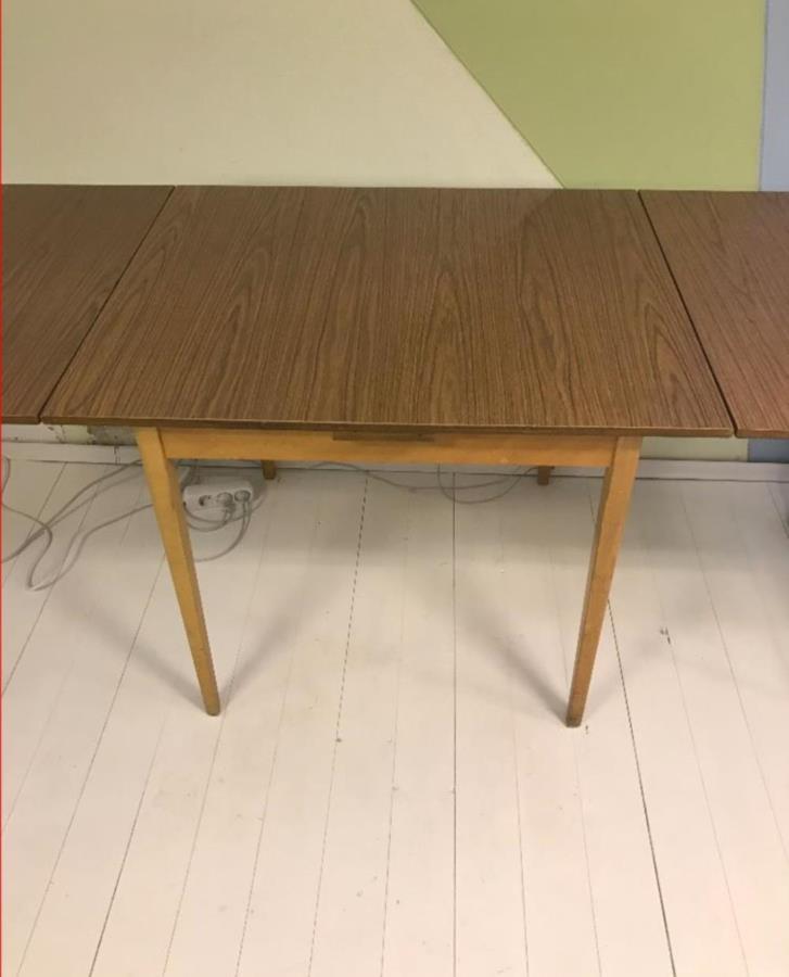 Trädgårdsbord Med Iläggsskiva Bord med iläggsskiva (paxad) bortskänkes Stockholm