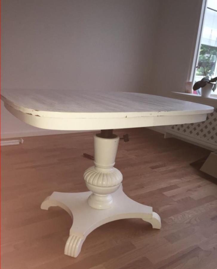 Vit Bord Vit bord ( soffbord el. Matbord ) bortskänkes Stockholm