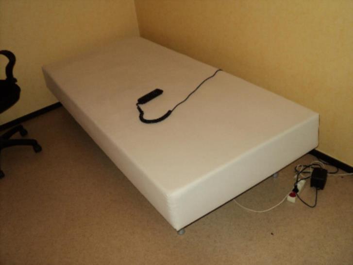 Motordriven Säng Motordriven säng bortskänkes Västmanland