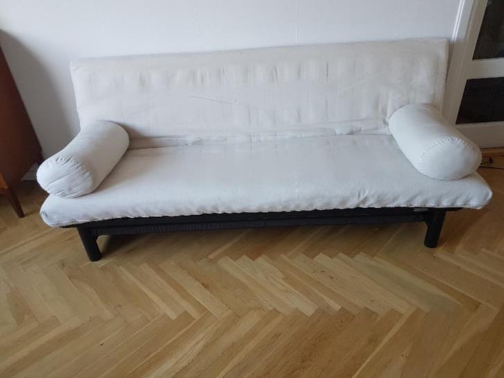 Bäddbar soffa/japansk futon bortskänkes Stockholm