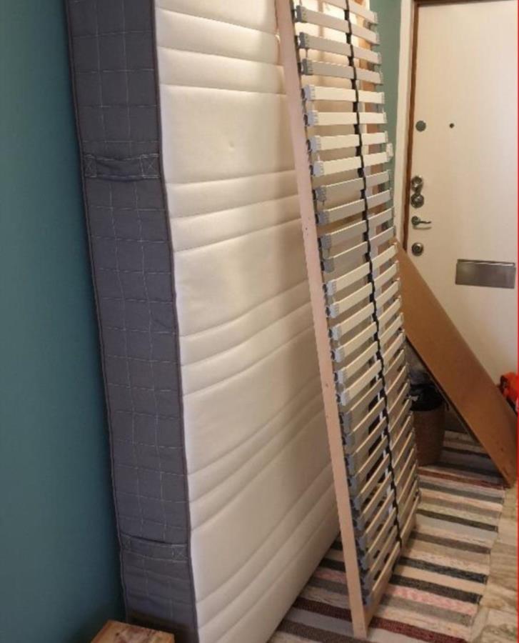 Resårmadrass På Ribbotten Resårmadrass 140 x 200 bortskänkes Stockholm