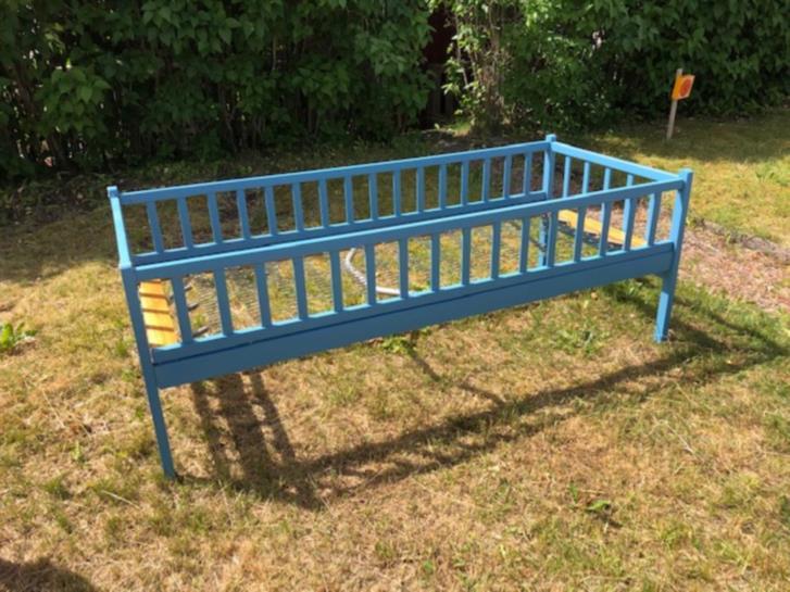 Barnsäng I Trä Barnsäng i trä bortskänkes Dalarna